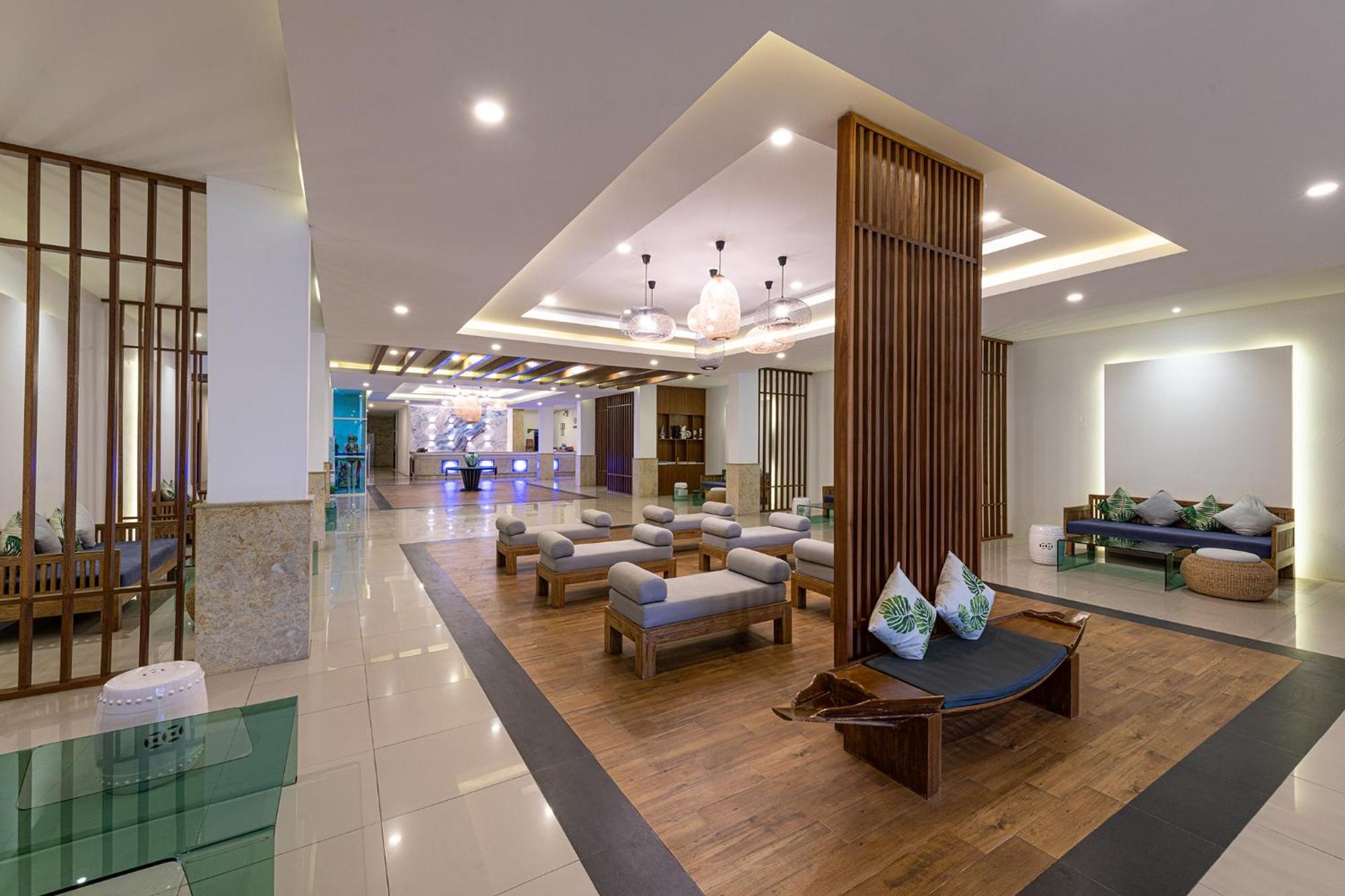 Blue Beach Grand Resort And Spa Rawai Екстериор снимка